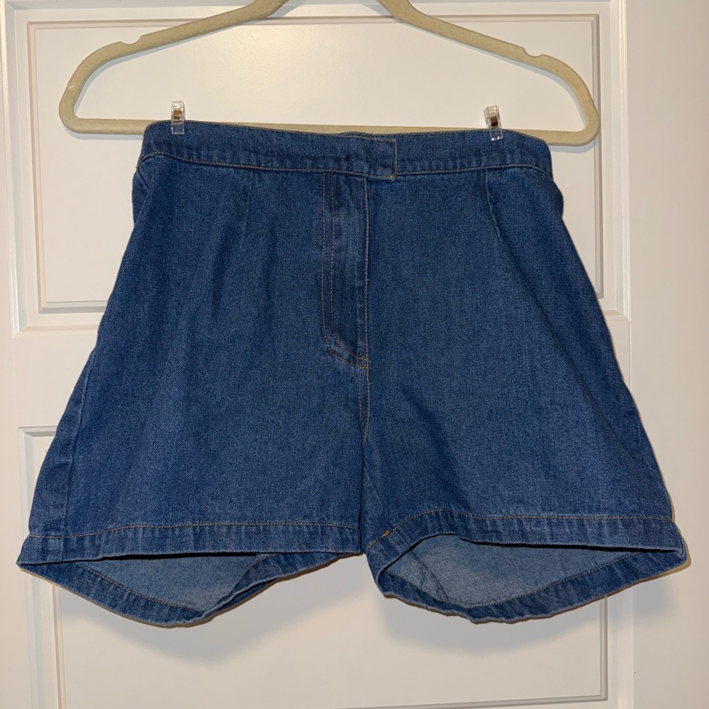 Blue Denim Sleeveless Vest Set with Gold Buttons and Matching Shorts - Picture 4 of 5